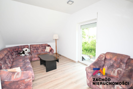 Dwa domy z ziemią rolną w Broniszowie